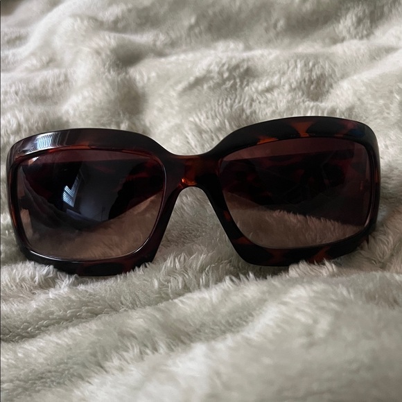 CHANEL Tortoiseshell Sunglasses - Picture 1 of 5